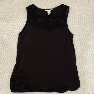H&M black sleeveless top. Medium. Lace details on top